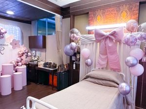 8 Foto Dekor Kamar Syahrini Saat Melahirkan di RS Singapura, Mewah Serba Pink