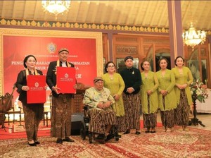 2 Tari Klasik Keraton Solo Iringi Prosesi Kekancingan Gubernur Sulut