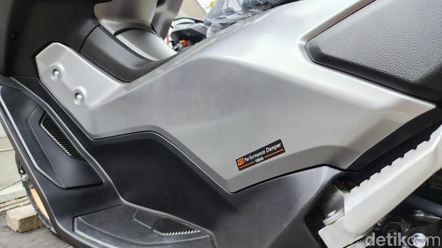 Yamaha NMax 'Turbo' Tech Max Ultimate.