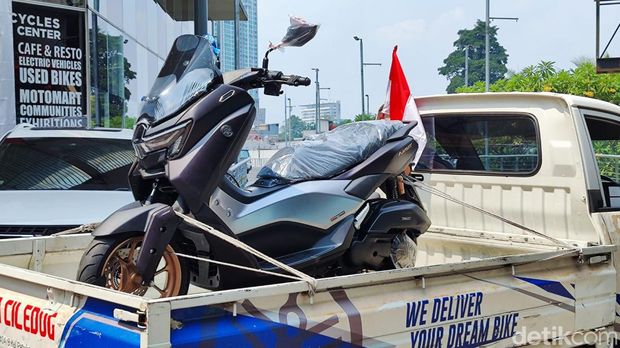 Yamaha NMax Turbo.