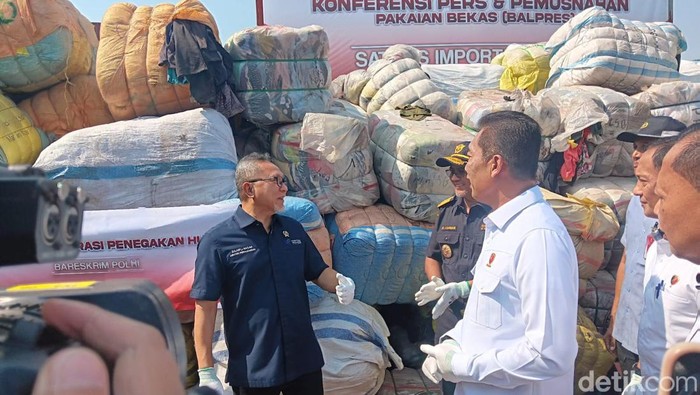 Zulhas Cek Barang Impor Ilegal