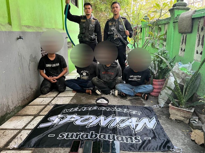 4 anggota gangster Spontan Surabaya yang diringkus
