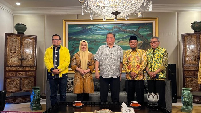 Bakal calon gubernur (Cagub) Sulawesi Selatan (Sulsel) Andi Sudirman Sulaiman (ASS) menemui Ketua Umum Golkar Airlangga Hartarto.