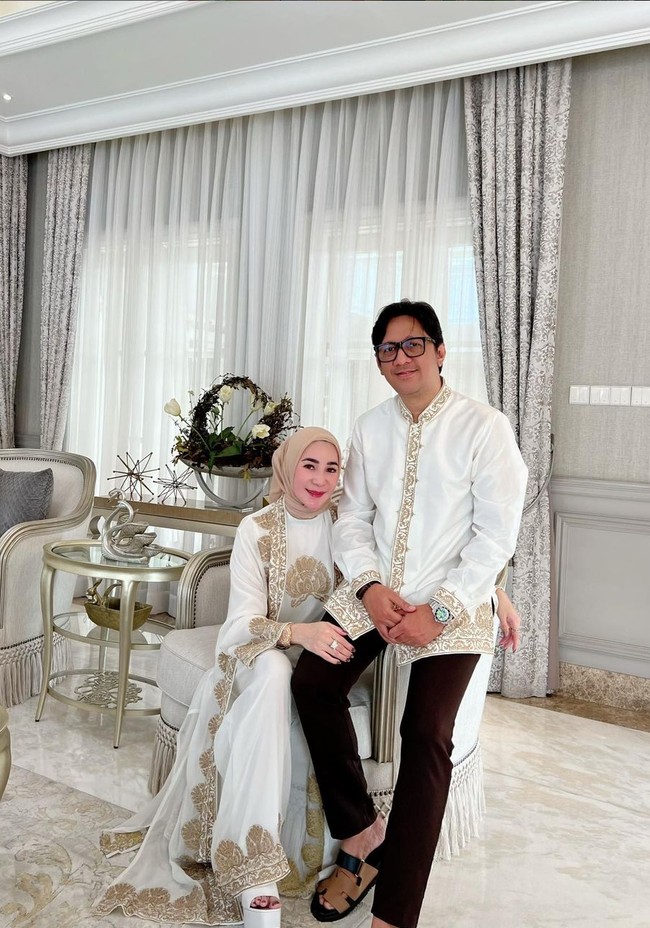 Pada tahun 2019 gosip perceraian Andre dan Erin sempat mencuat ke publik. Namun melalui video di akun YouTube Trans7 Official bertajuk Kenapa Andre Taulany Jarang Posting Foto Istri? Bareng Boy pada 9 Mei 2020 Part 2, Andre menegaskan jika kabar tersebut hanyalah gosip semata dan tidak benar. Foto: Instagram/@erintaulany