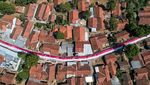 Bendera Merah Putih Sepanjang 1 Km Membentang di Majalengka
