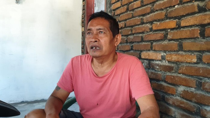 Edward Manurung saat diwawancarai.