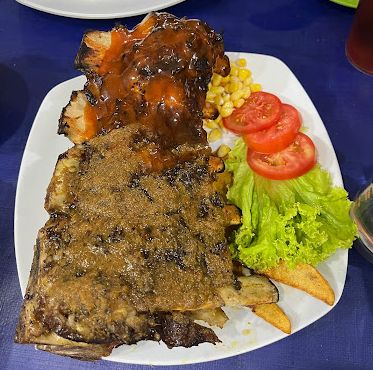 Gede Banget! 5 Tempat Makan Ini Punya Iga Bakar Potongan Super Jumbo