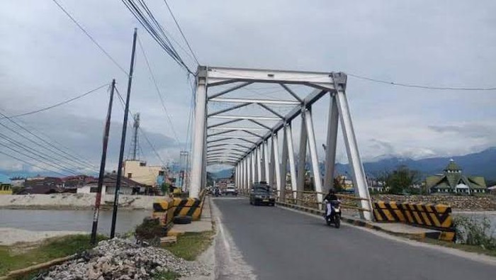 Jembatan Masamba Kabupaten Luwu.