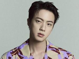 Sold Out King, Jin BTS Buktikan Eksistensi Sebagai Global Ambassador Gucci