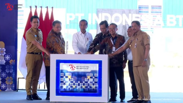 Jokowi Resmikan Pabrik Bahan Anoda Baterai Litium di Kendal Jateng (Dok. Tangkapan layar YouTube Sekretariat Presiden)