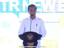 Momen Jokowi Resmikan Pabrik Bahan Anoda Baterai di Kendal