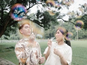 Gaya Unik Erina Gudono & Kaesang di Pemotretan Terbaru, Bumil Cantik Menawan