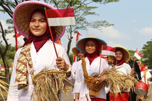Karnaval 17 Agustus, ide topi karnaval 17 Agustus. (Dok bekasikab.go.id)
