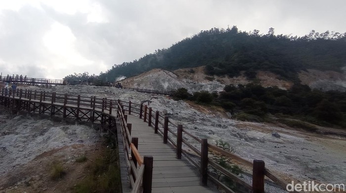 Kawah Sikidang, Dieng, Jateng.