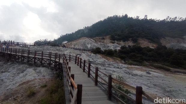 Kawah Sikidang, Dieng, Jateng.