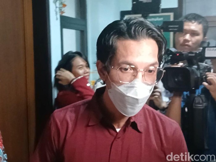 Kimberly Ryder dan Edward Akbar di Pengadilan Agama Jakarta Pusat.