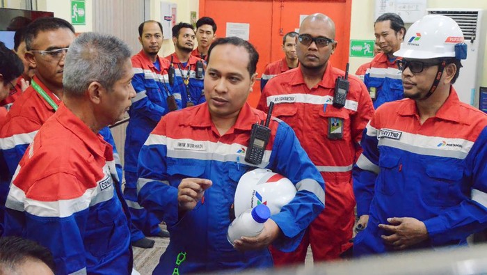 Komisaris Independen PT Pertamina (Persero) Condro Kirono saat berkunjung ke Kilang Plaju