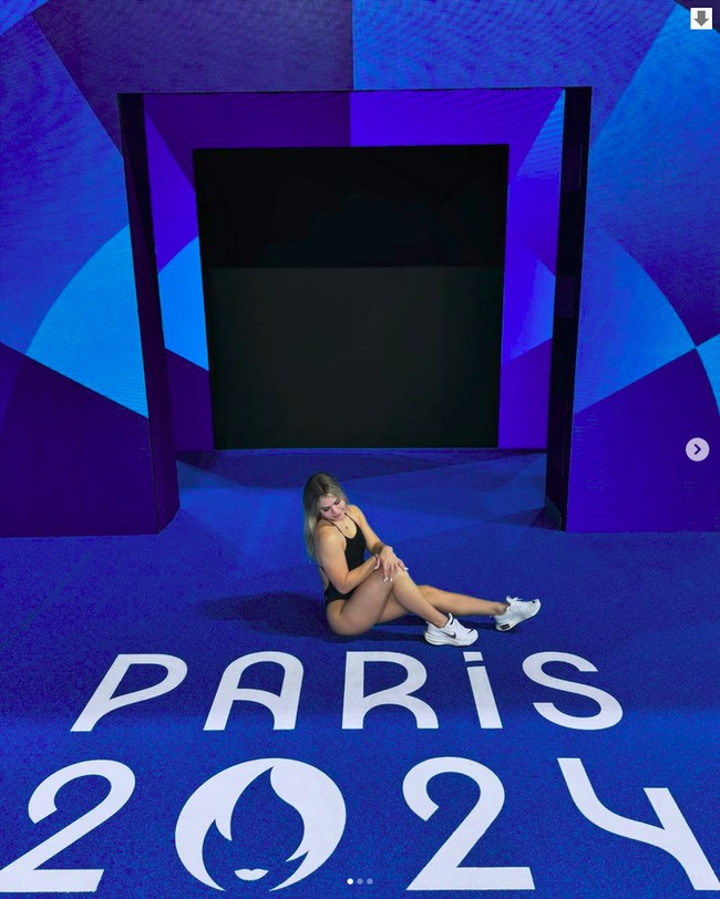 Lebih jauh lagi, ia juga mendapat teguran serius dari Komite Olimpiade Paraguay. Larissa Schaerer, kepala Komite Olimpiade Paraguay, menyatakan Alonso diminta meninggalkan wisma atlet karena menciptakan suasana yang tidak pantas. Disebut-sebut karena busana seksi yang kerap digunakannya di wisma tersebut. Foto: Instagram Luana Alonso