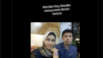 Gak Bisa Yura, suami diminta senyum saat difoto.  Foto: Twitter