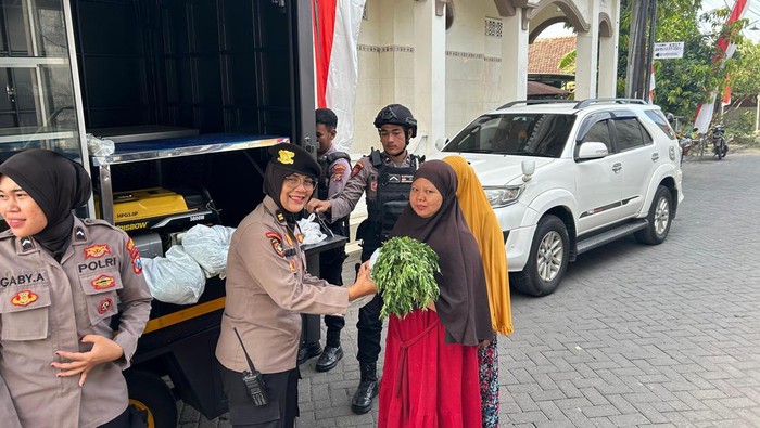 Mobil dapur lapangan Polresta Sidoarjo