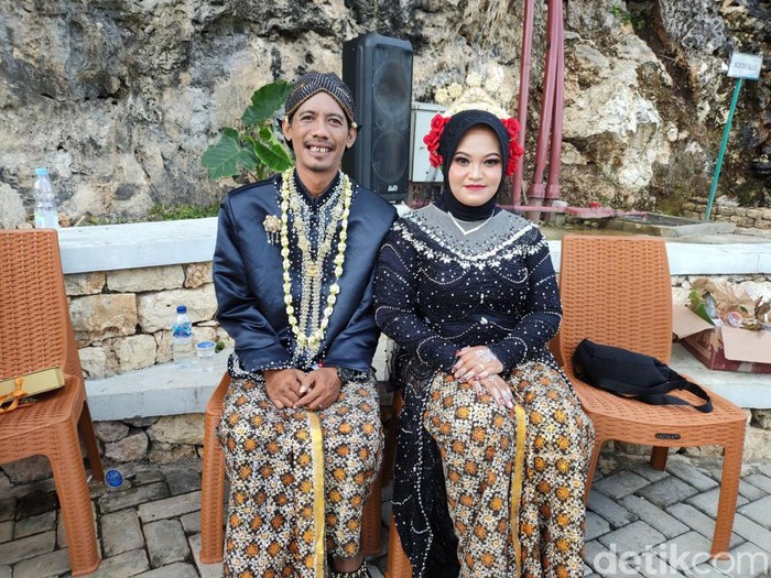 Pasangan nikah gratis di HeHa Stone Valley Krisna Hartanto (38) warga Bantul dan Hanum Prastika (33) warga Kota Jogja saat ditemui, Rabu (7/8/2024).