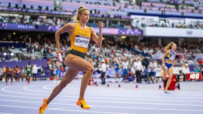 PARIS, FRANCE - AUGUST 2: Alica Schmidt of Team Germany competes during the 4 x 400m Relay Mixed Round 1 on day seven of the Olympic Games Paris 2024 at Stade de France on August 2, 2024 in Paris, France. (Photo by Kevin Voigt/GettyImages)