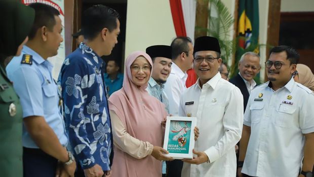 Peluncuran buku karya Bupati Bandung Dadang Supriatna.