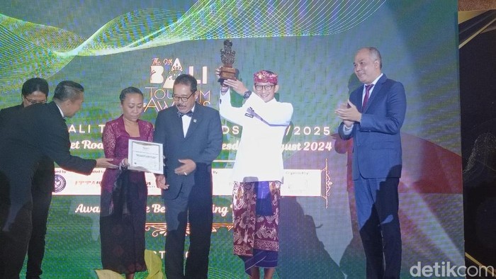 Pemberian penghargaan Bali Tourism Awards 2024, Selasa (6/8/2024) malam. (Ni Made Lastri Karsiani Putri-detikBali)