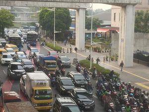 Lalin Macet di Jl MT Haryono Jaktim hingga UKI Cawang Pagi Ini