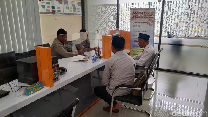 Pengurus DPC PKB Kulon Progo saat membuat laporan ke Polres Kulon Progo, Rabu (7/8/2024).