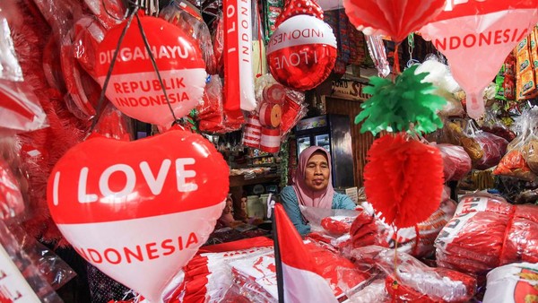 Jelang Perayaan HUT RI, Pernak-pernik Mulai Marak Dijual