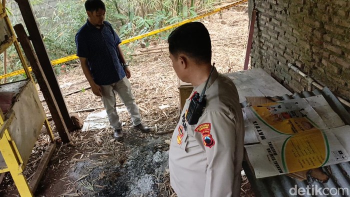 Polisi mendatangi lokasi pak kos NY (63) mengeksekusi dan memakan kucing di daerah Sekaran, Gunungpati, Kota Semarang, Rabu (7/8/2024).