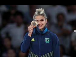 Potret Cantik Atlet Wanita Olimpiade Paris 2024 yang Curi Perhatian