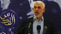 Dilansir dari catatan pemberitaan detikcom, Jumat (10/10/2024), Sinwar lahir di kamp pengungsi Khan Younis di Gaza selatan. Sinwar bergabung dengan Hamas ketika Sheikh Ahmad Yassin mendirikan kelompok tersebut sekitar waktu intifada Palestina pertama dimulai pada tahun 1987. AP/Adel Hana