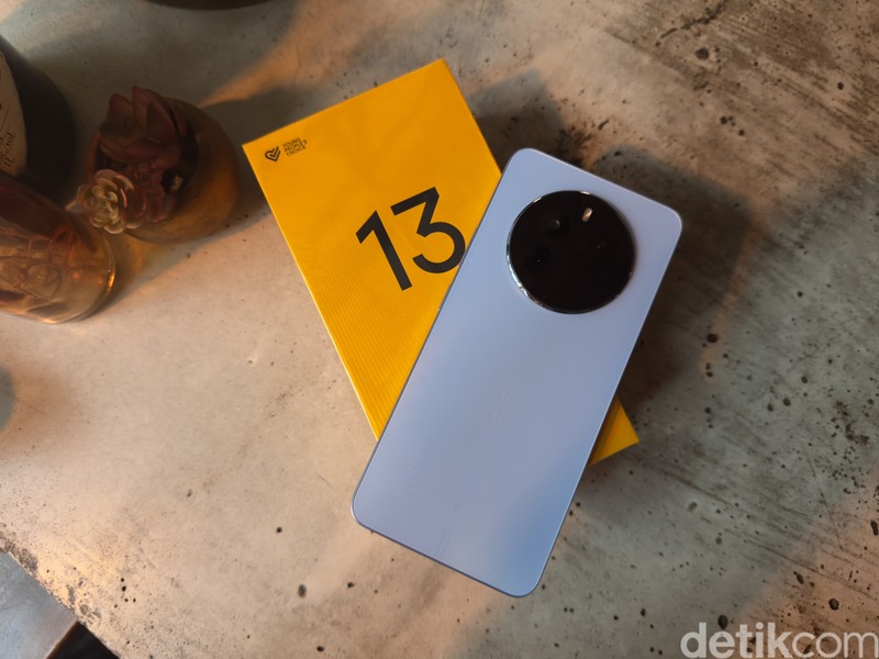 Realme 13