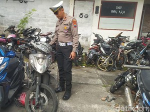 Tragis! Pemotor Tewas Terlindas Truk Tronton di Glagah Magelang