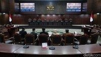 Alternatif itu dinilai akan menyelesaikan permasalahan yang ada saat ini. Di mana, salah satunya, ialah akan menciptakan keadilan bagi partai politik baru maupun partai politik parlemen.  