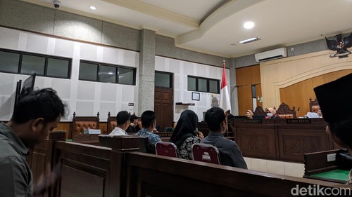 Sidang perkara tindak pidana korupsi dana desa yang menjerat Mantan Kades Barejulat Selim di Pengadilan Tipikor Mataram, Nusa Tenggara Barat, Rabu (7/8/2024). (Foto: Ahmad Viqi/detikBali)