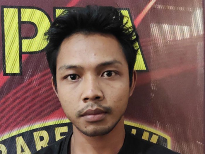 Sopir truk perkosa wanita yang menumpang truknya.