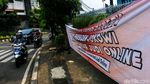 Spanduk Desak Jokowi Tangkap Bandar Judol Muncul di Jakarta