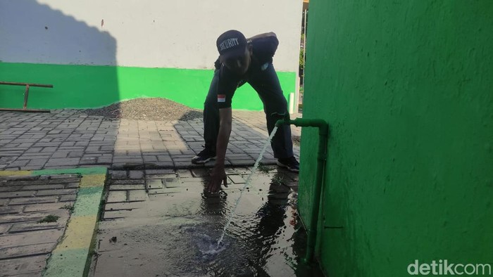 Sumur berasap di Sidoarjo
