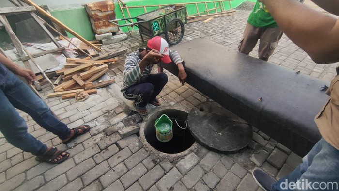 Sumur berasap di Sidoarjo