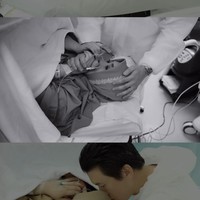 Setelah sang putri berhasil terlahir ke dunia, Syahrini tampak terharu dan langsung mencium tangan suami yang tengah digenggamnya. Suasana pun berubah menjadi haru sekaligus bahagia. Foto: Instagram/@princessyahrini