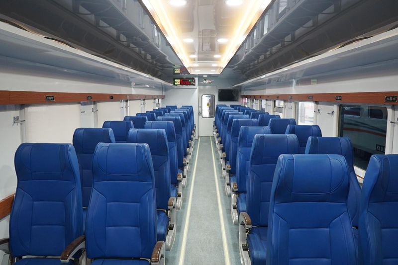 Tampak dalam kereta ekonomi KA Blambangan Ekspres