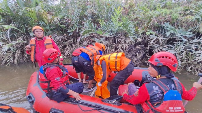Tim SAR gabungan menemukan potongan tubuh sekuriti perusahaan di Kutai Kartanegara (Kukar) yang diterkam buaya.
