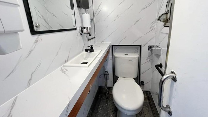 Toilet KA Blambangan Ekspres