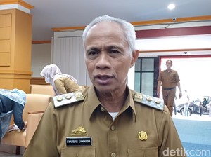 Wabup Pangkep Tegaskan Pin Emas Legislator Aset Pemkab, Bukan Atribut Gratis