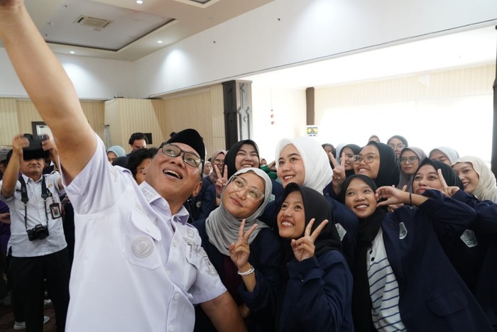 Wali Kota Cilegon Helldy Agustian