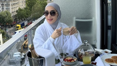 10 Potret Erin Taulany Asyik Kulineran di Luar Negeri