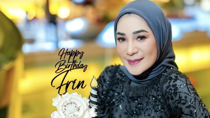 10 Potret Erin Taulany Asyik Kulineran di Luar Negeri